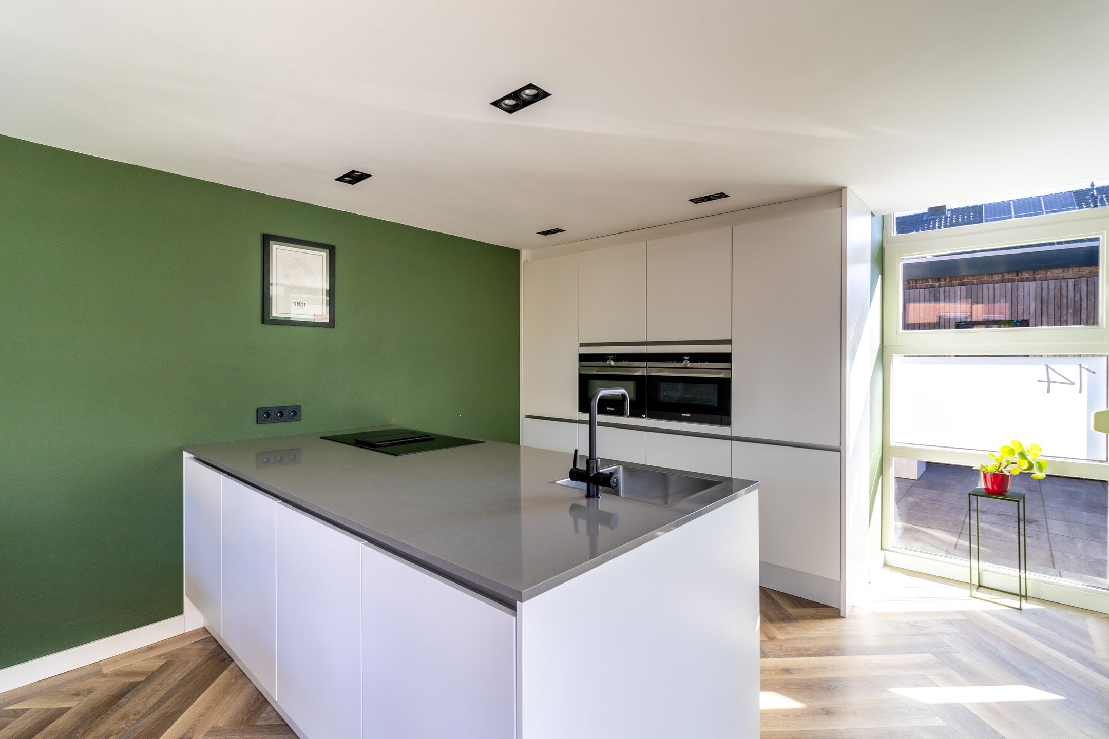 Foto 6 van Mezenhof 14