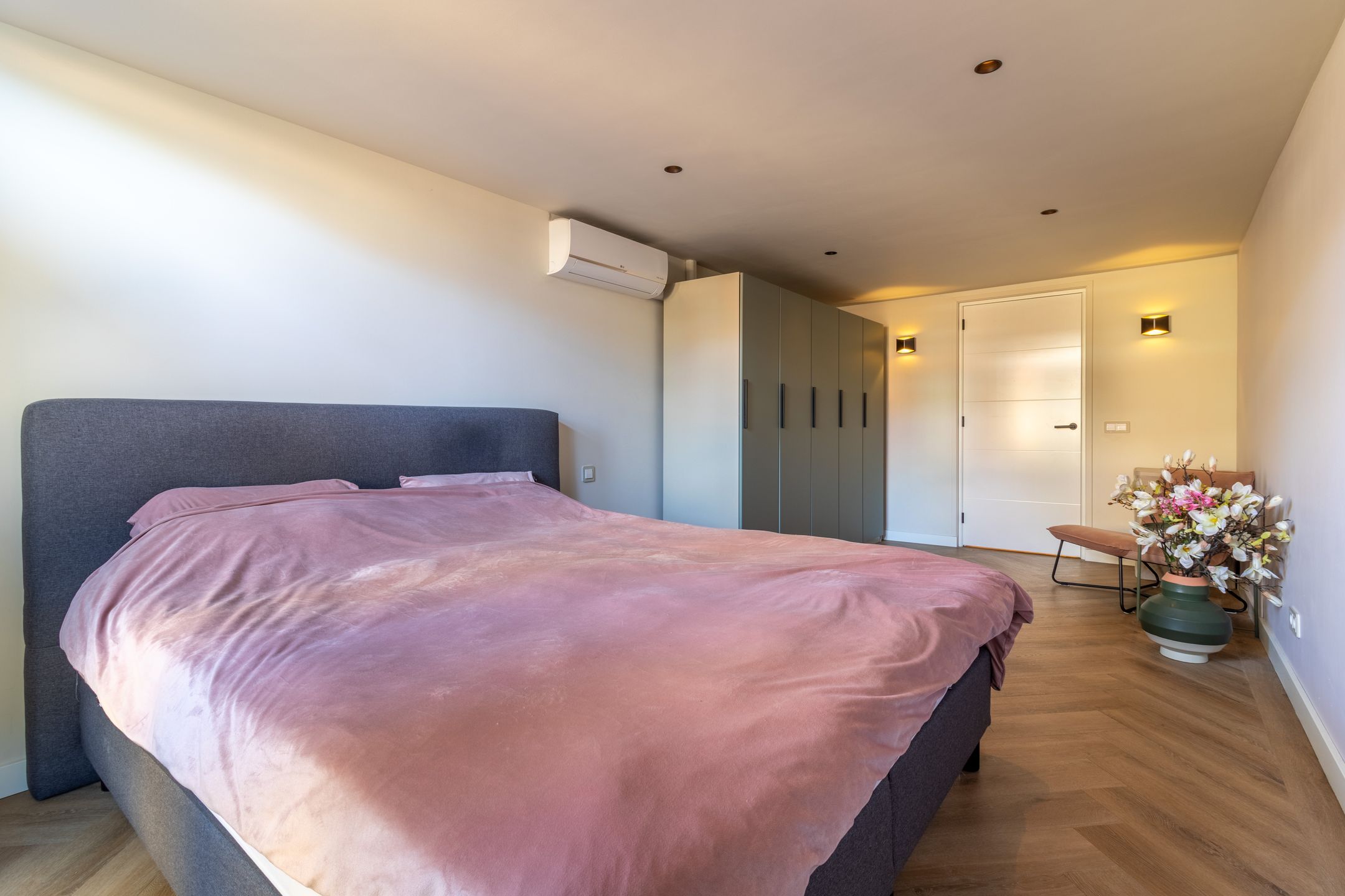 Foto 9 van Mezenhof 14