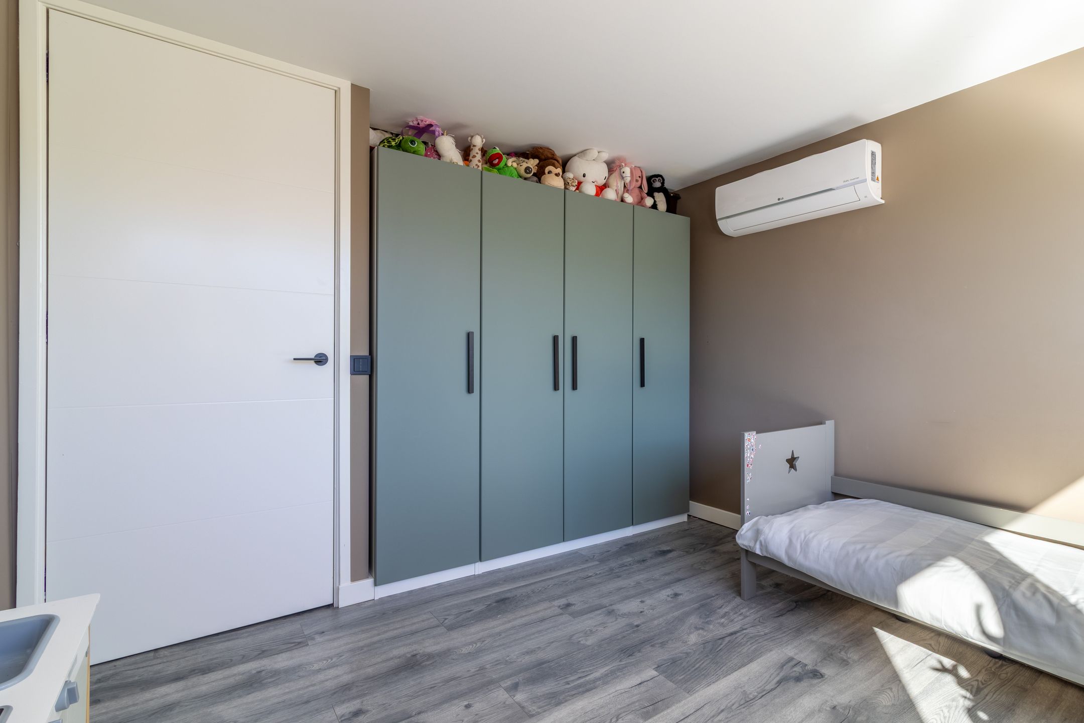 Foto 18 van Mezenhof 14