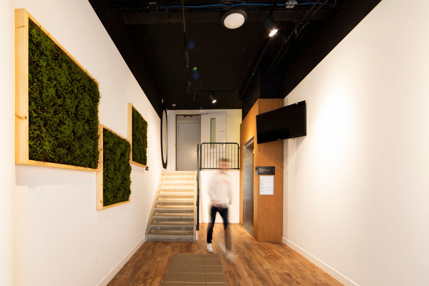 View photo 4 of Middenburcht 136