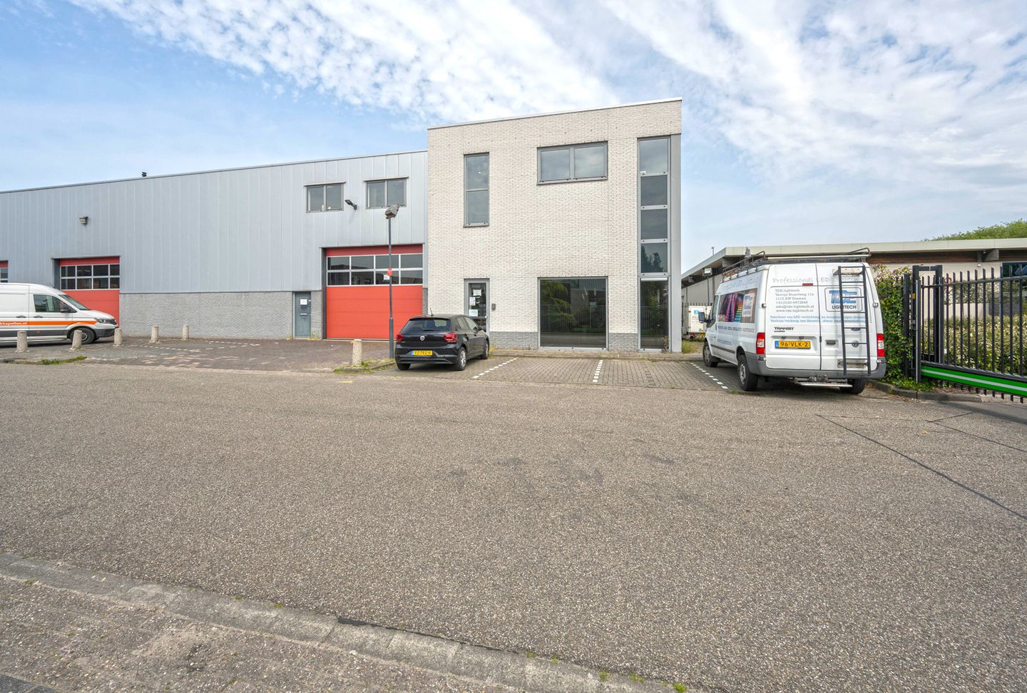 View photo 3 of Oosterwerf 5