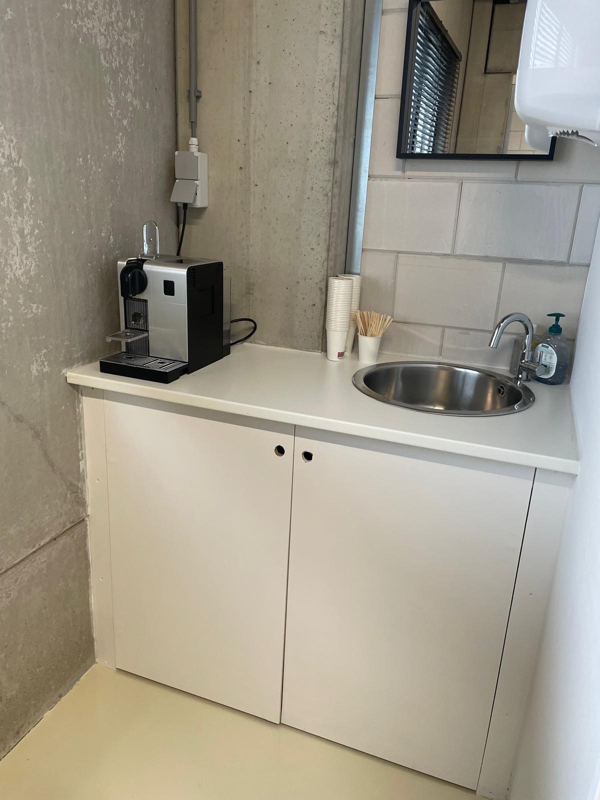 Bekijk foto 5 van Hertzstraat 5