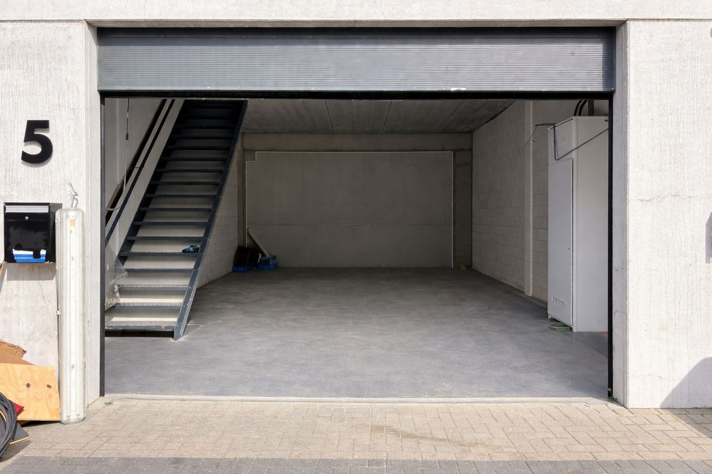 Bekijk foto 2 van Hertzstraat 5