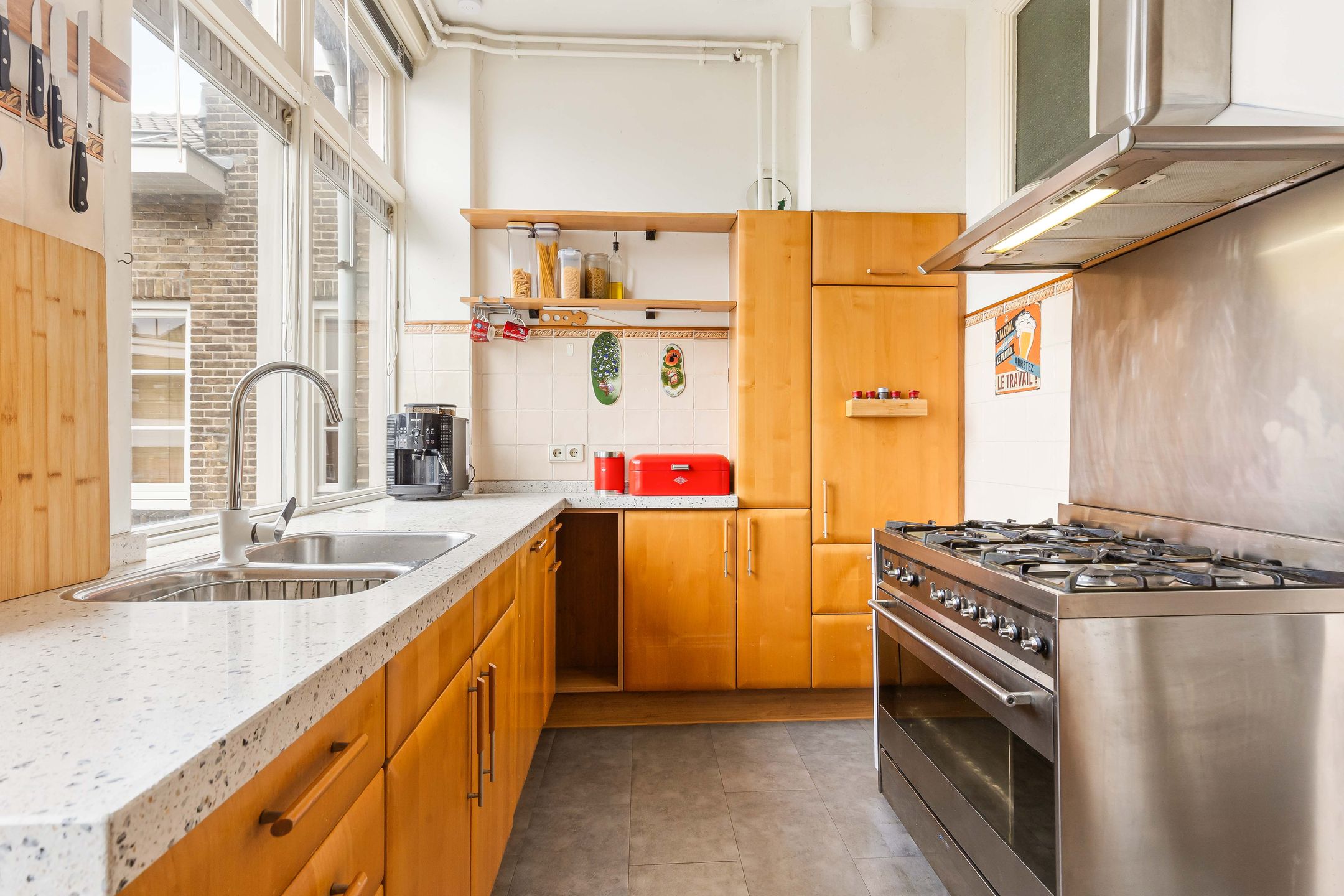 Photo 15 of Quinten Massijsstraat 2-3