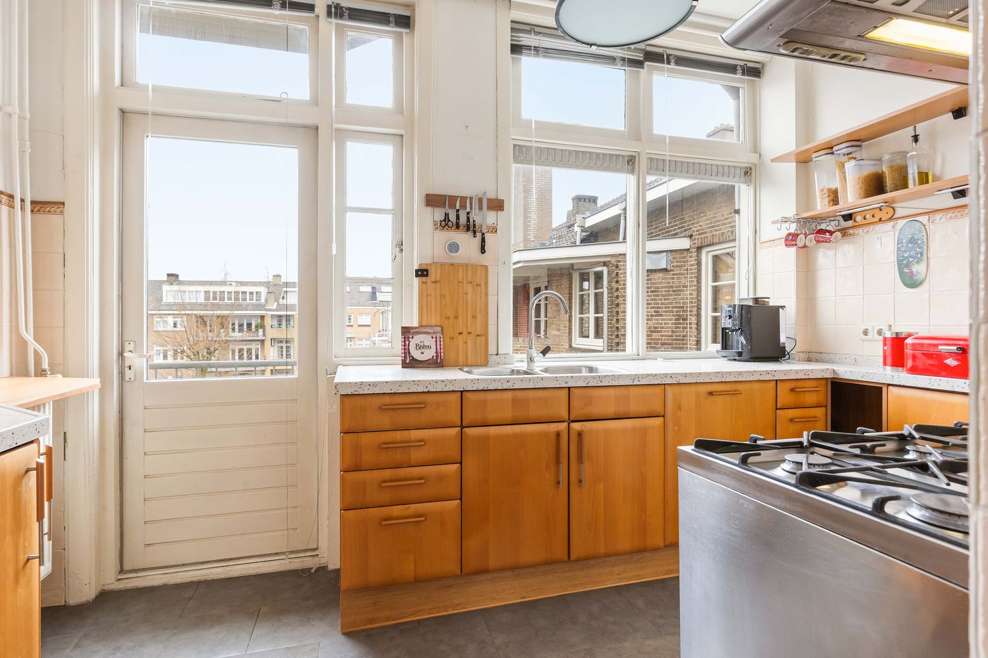 Photo 14 of Quinten Massijsstraat 2-3