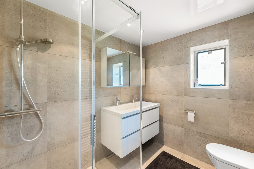Spacious semi-detached home with garage in peaceful Veere — 32