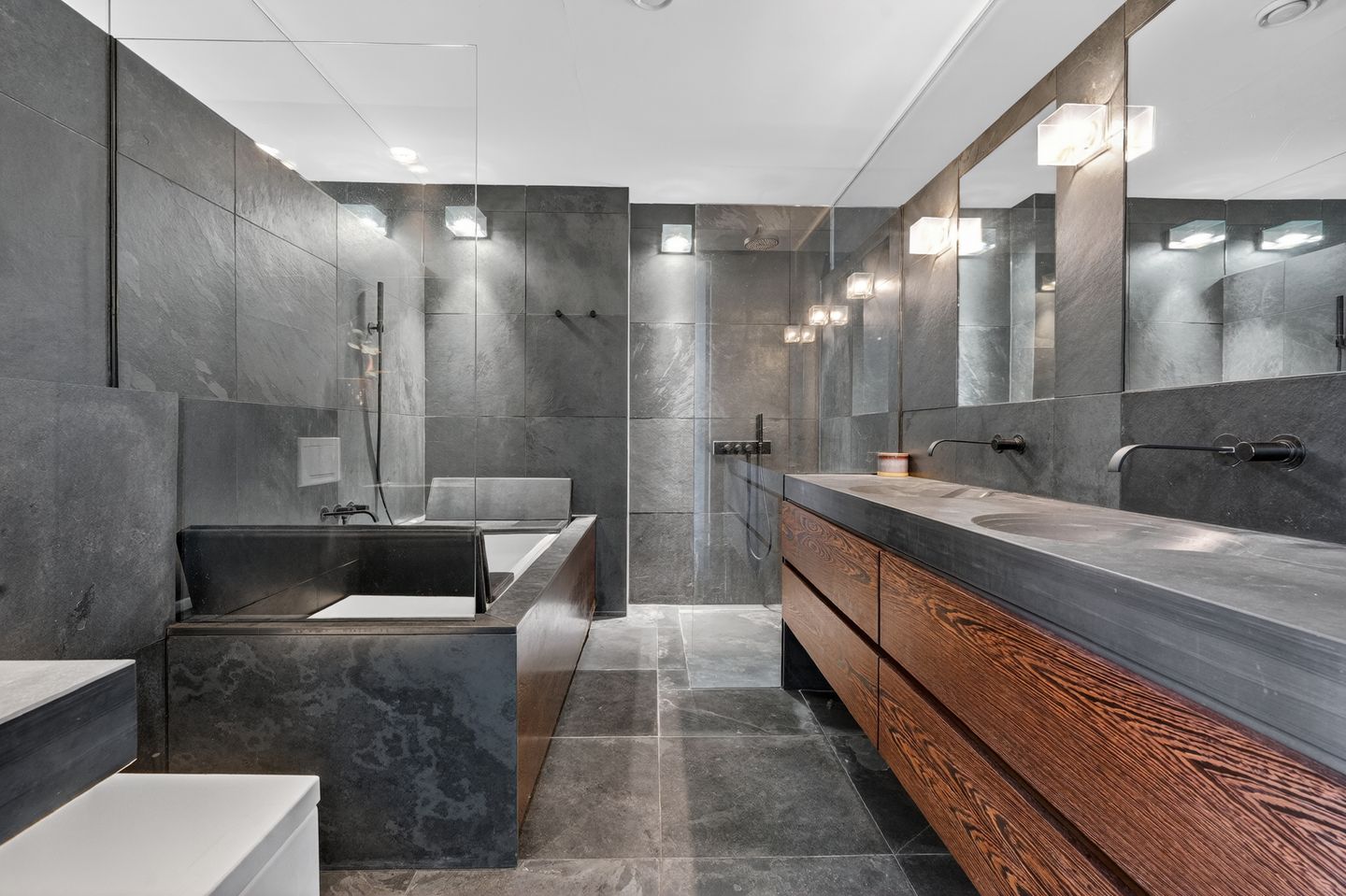 Photo 29 of Lisdoddelaan 17