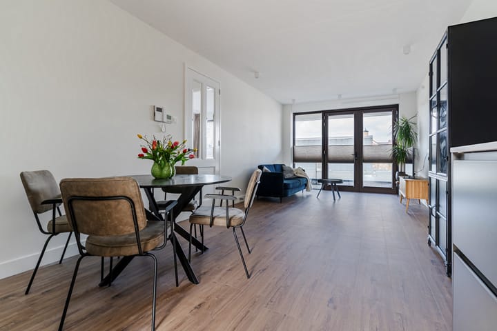 Photo 4 of Jan Willemszstraat 18-109