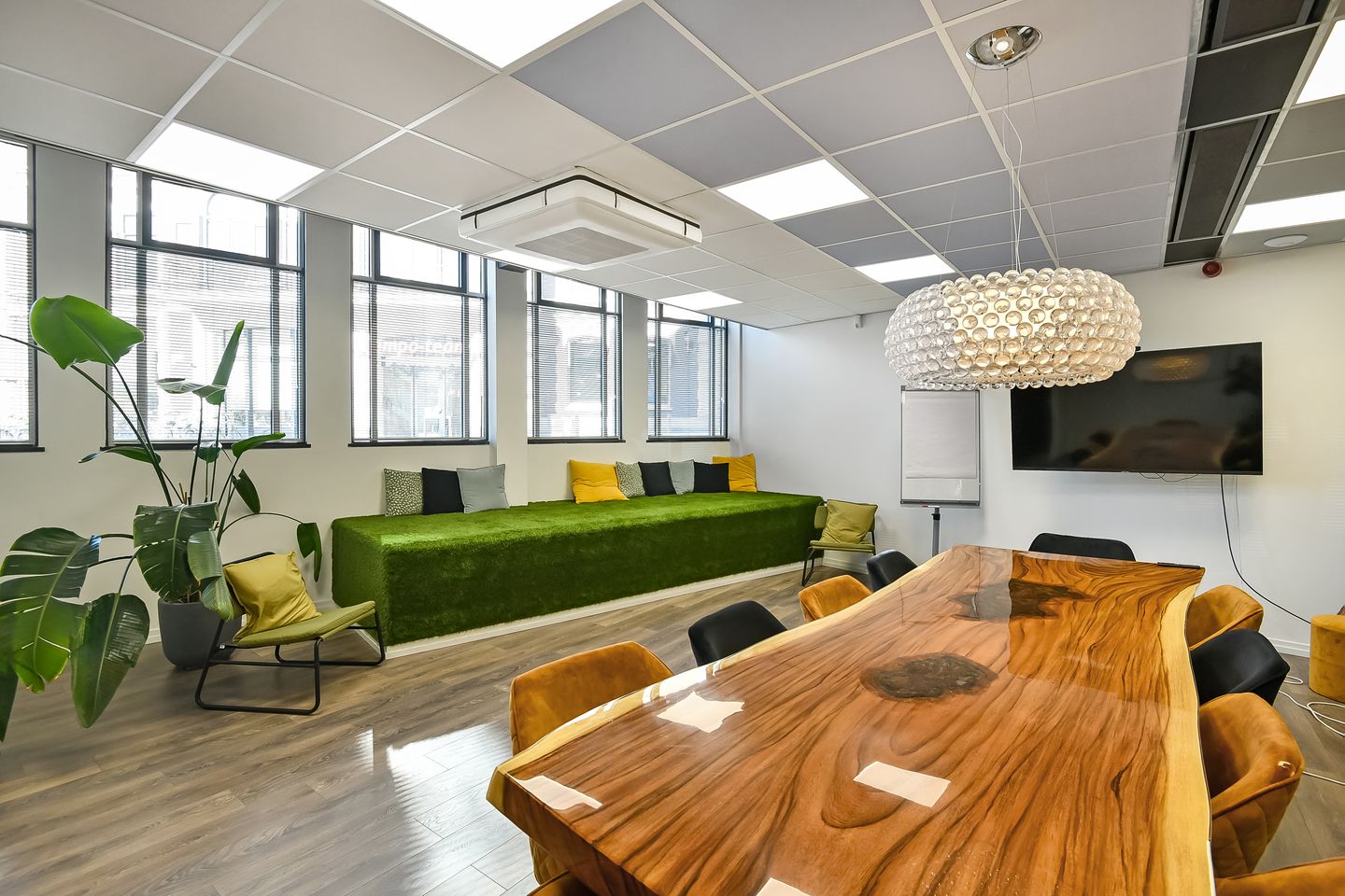 Bekijk foto 4 van Willemsplein 6