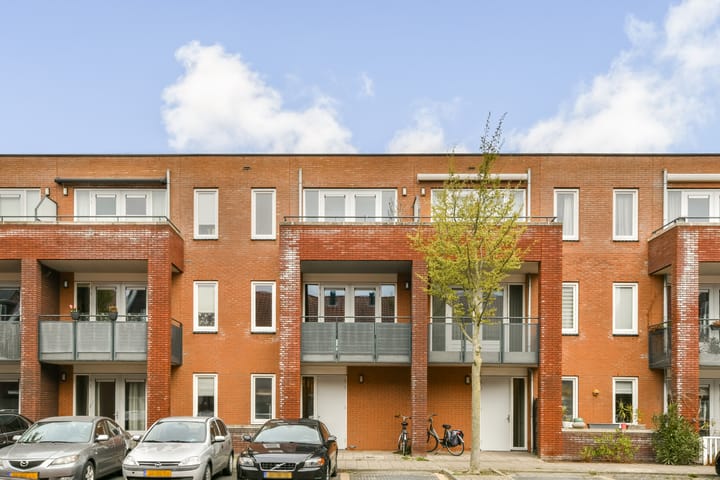 Photo 2 of B.G.J. Berntzenstraat 53