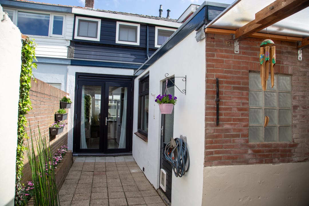 Well-maintained terraced house with sunny backyard near Bussum center — 25