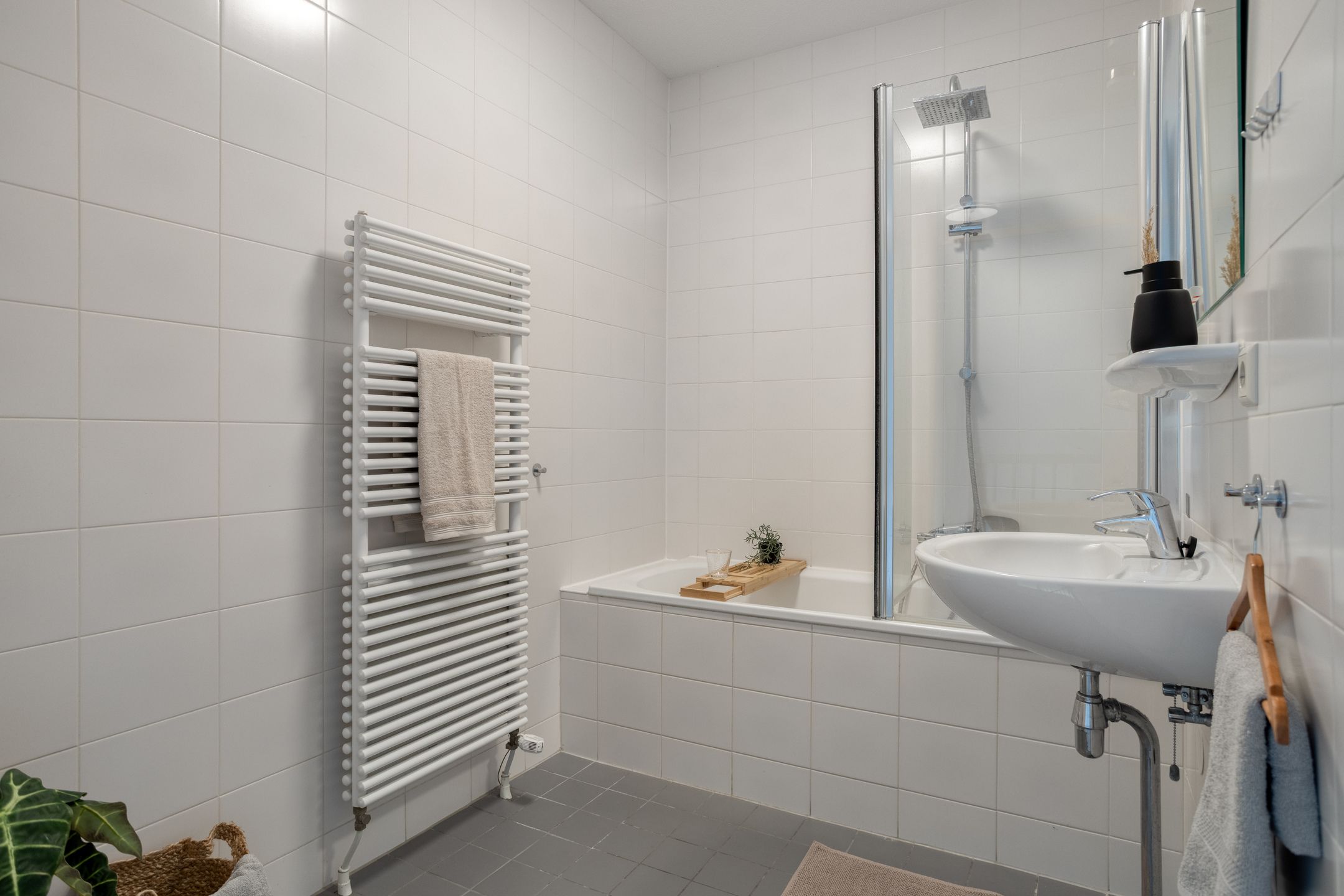 Spacious Maisonnette with Large Sun Terrace in Green Nesselande — 21