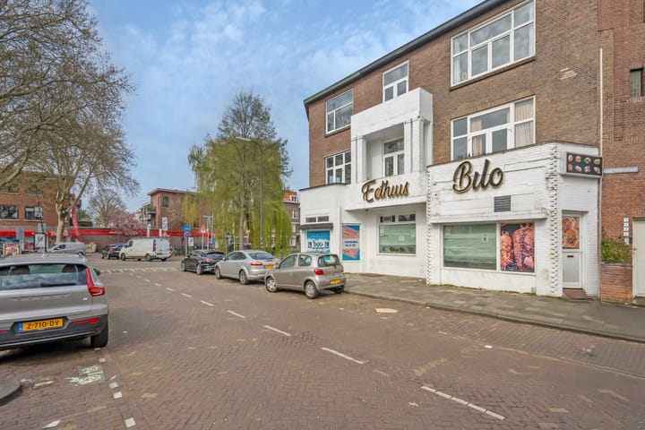 Foto 5 van Caan van Necklaan 3-B