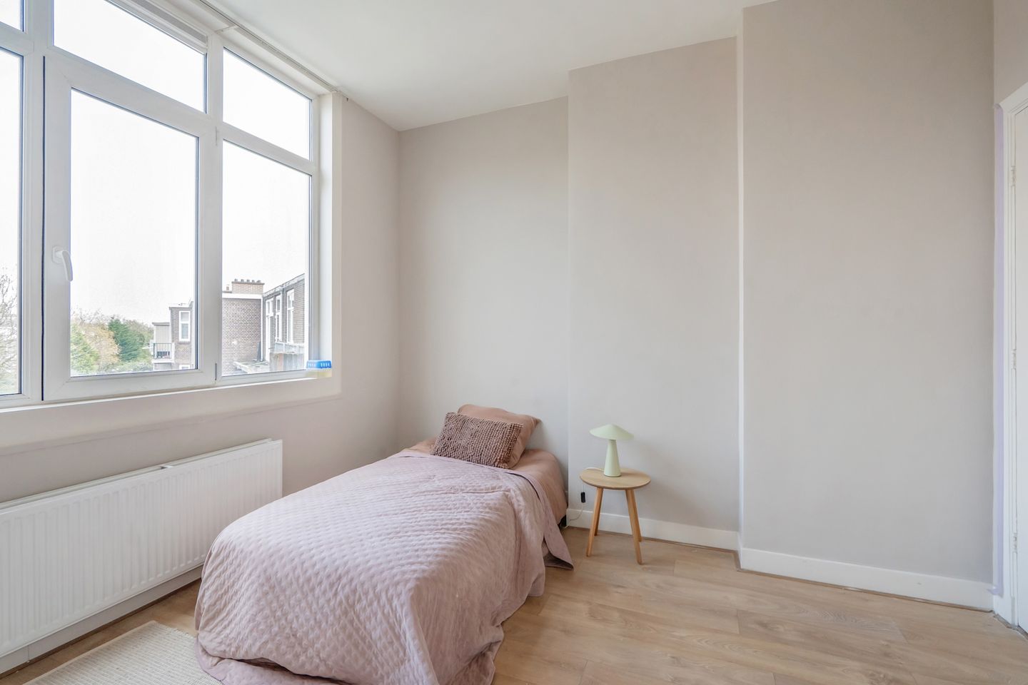 Modern apartment in popular Cromvliet neighbourhood — 14