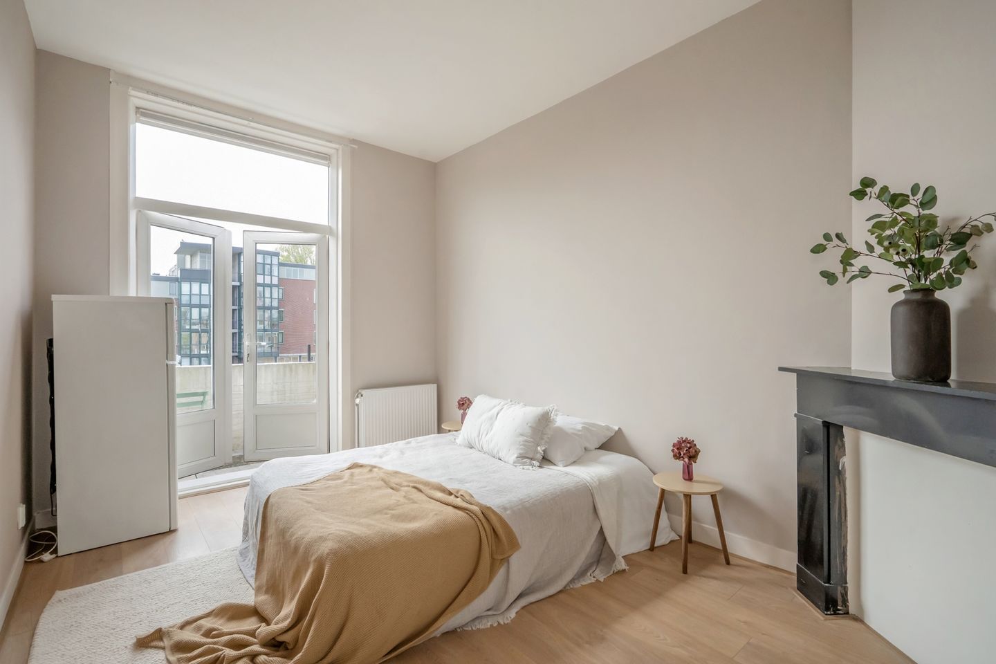Modern apartment in popular Cromvliet neighbourhood — 14