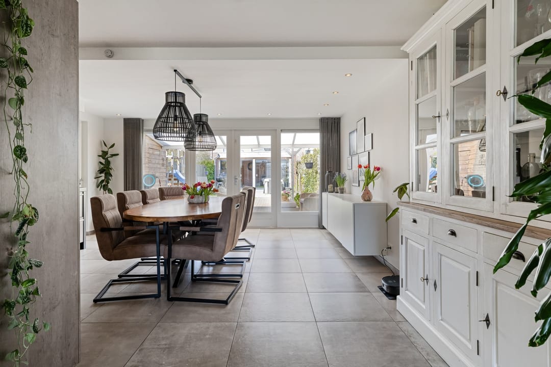 Spacious Semi-Detached Family Home in Popular Oud-Brouwhuis with Garden House — 14
