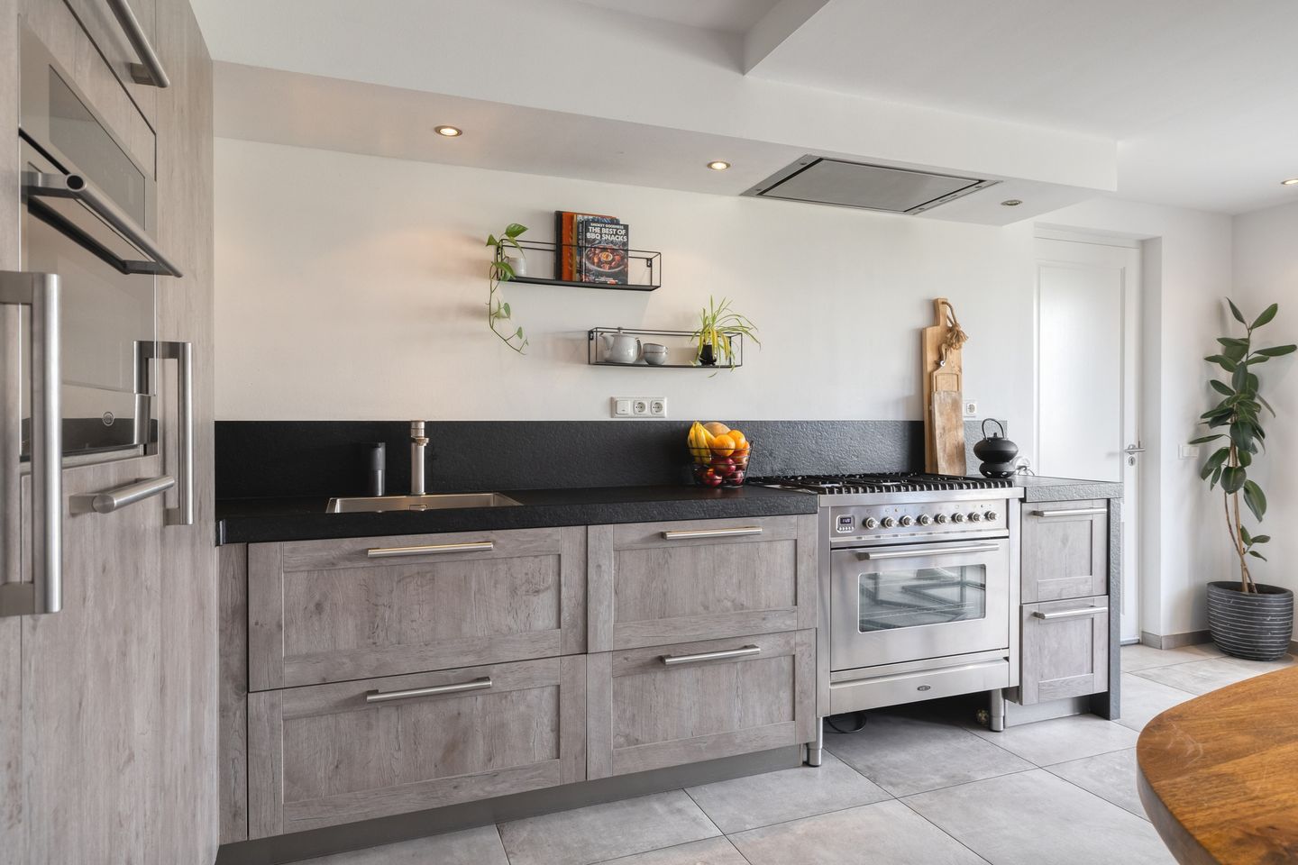 Spacious Semi-Detached Family Home in Popular Oud-Brouwhuis with Garden House — 18
