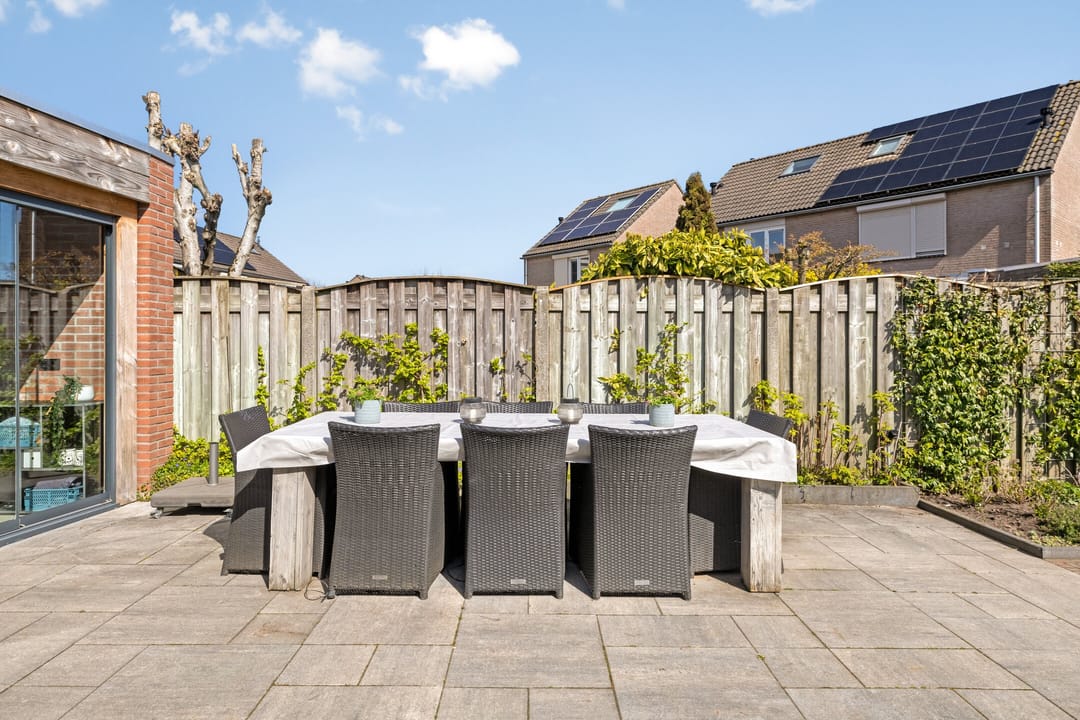 Spacious Semi-Detached Family Home in Popular Oud-Brouwhuis with Garden House — 44