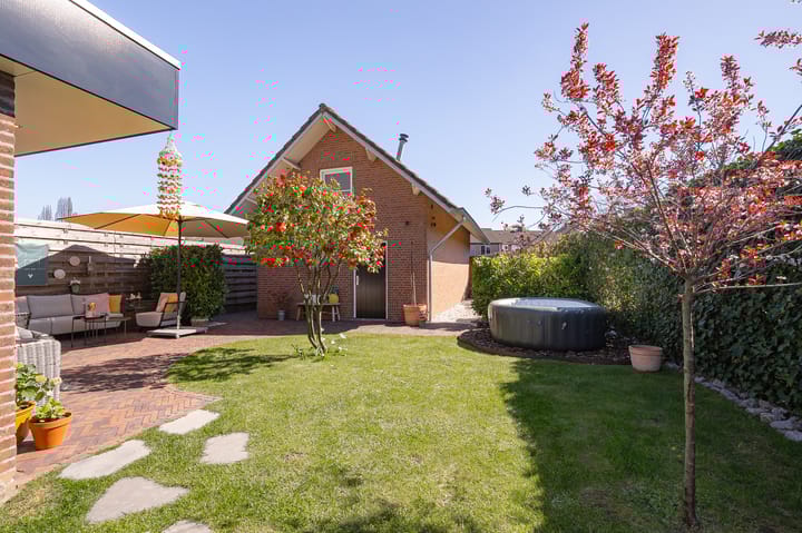 Photo 2 of A gen Giezen 15