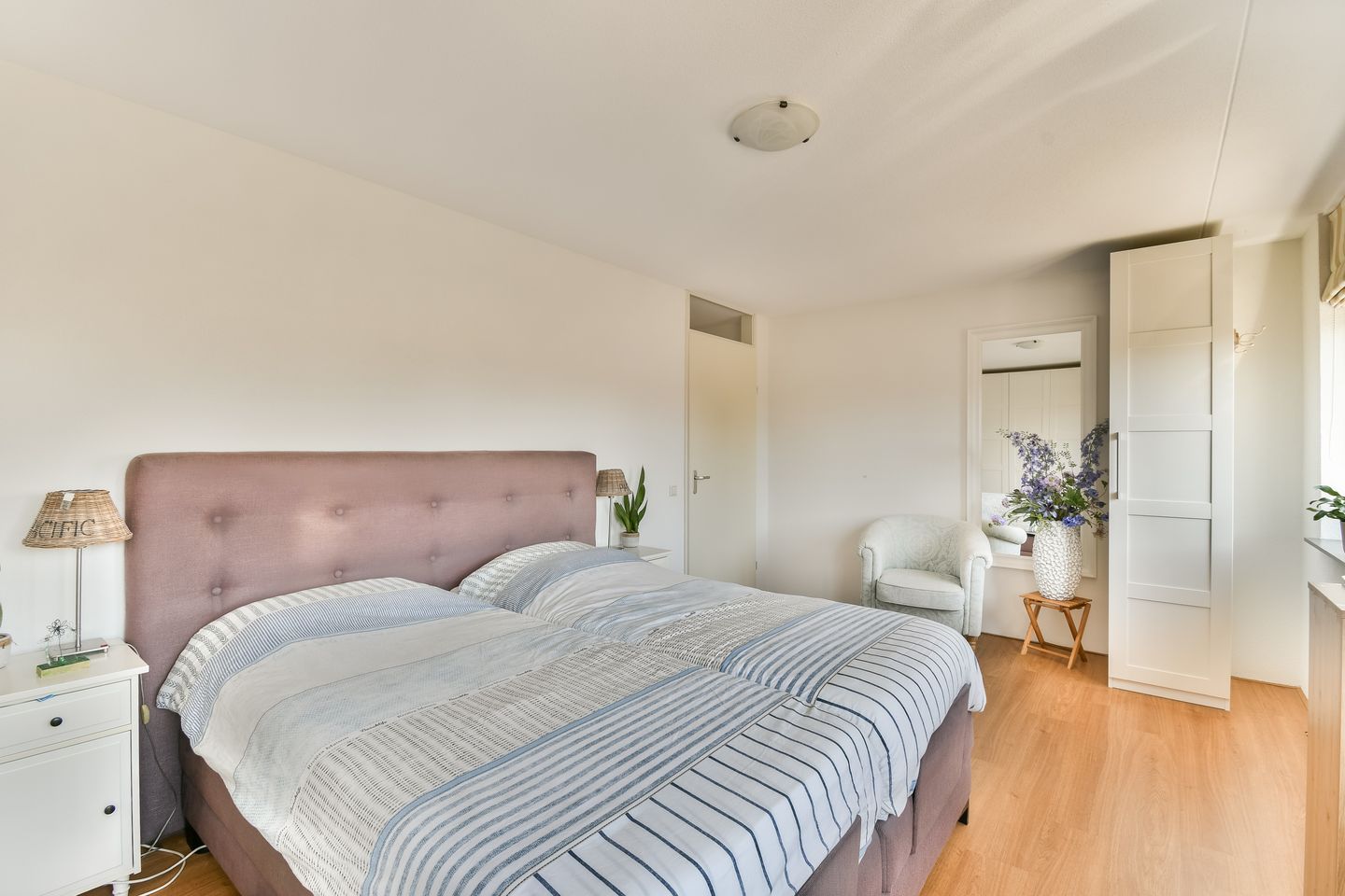 Spacious semi-detached family home with 5 bedrooms near dunes and beach in Zandvoort — 19