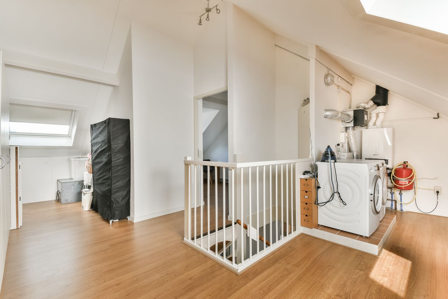 Spacious semi-detached family home with 5 bedrooms near dunes and beach in Zandvoort — 25