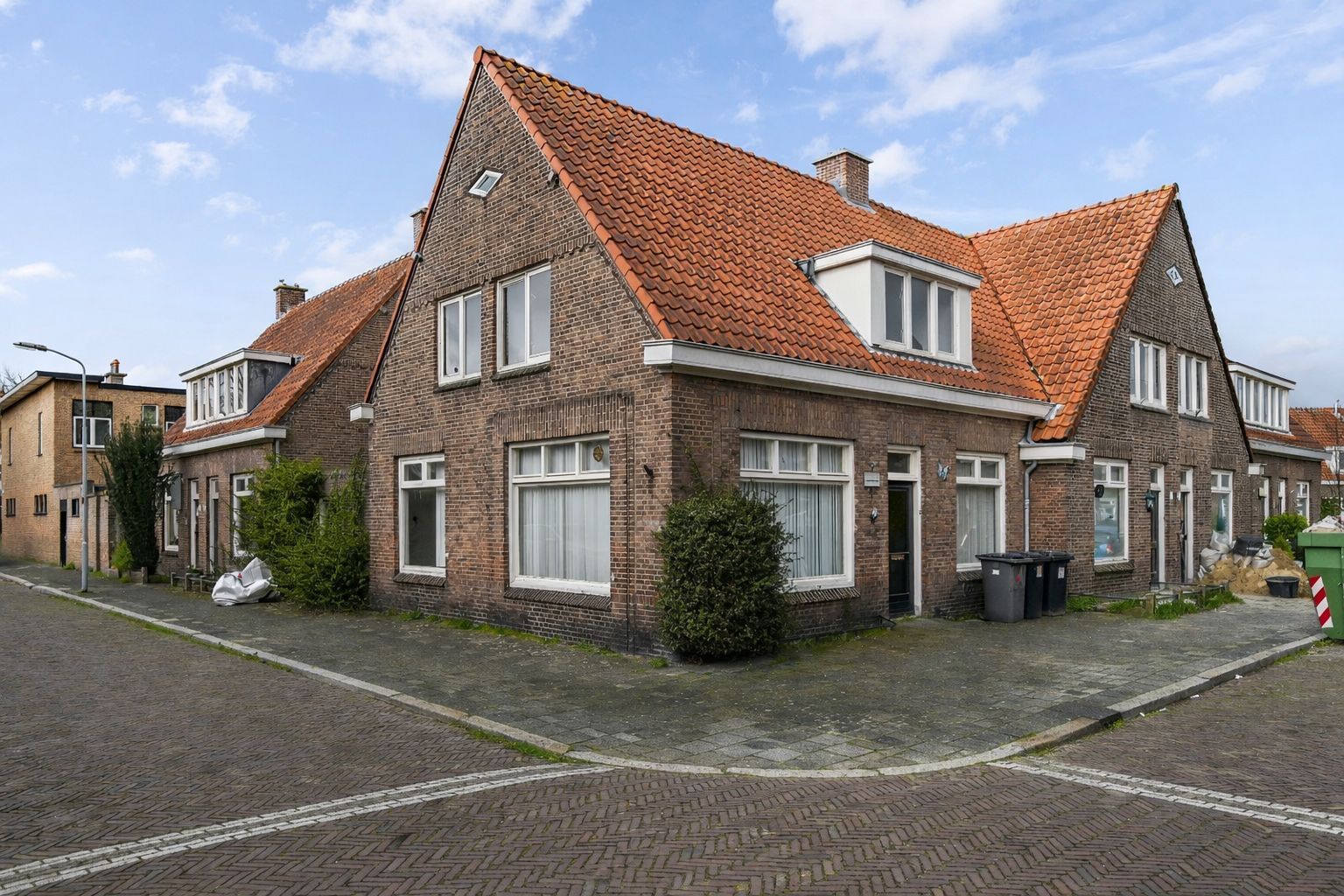 Emmastraat 1 