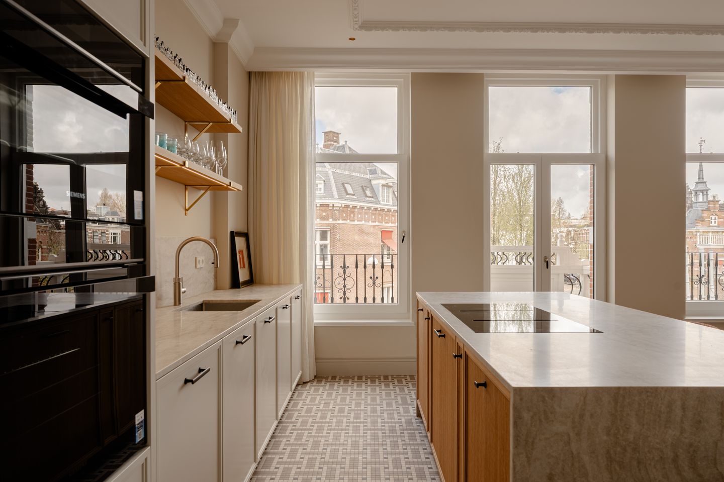 Photo 4 of Koninginneweg 41-2