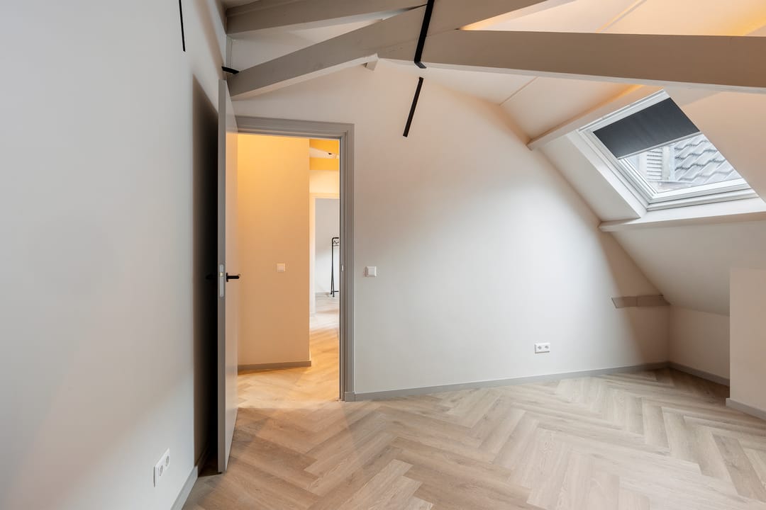 Fully Renovated 4-Bedroom Upper Apartment in Historic Maassluis Harbor Area — 38