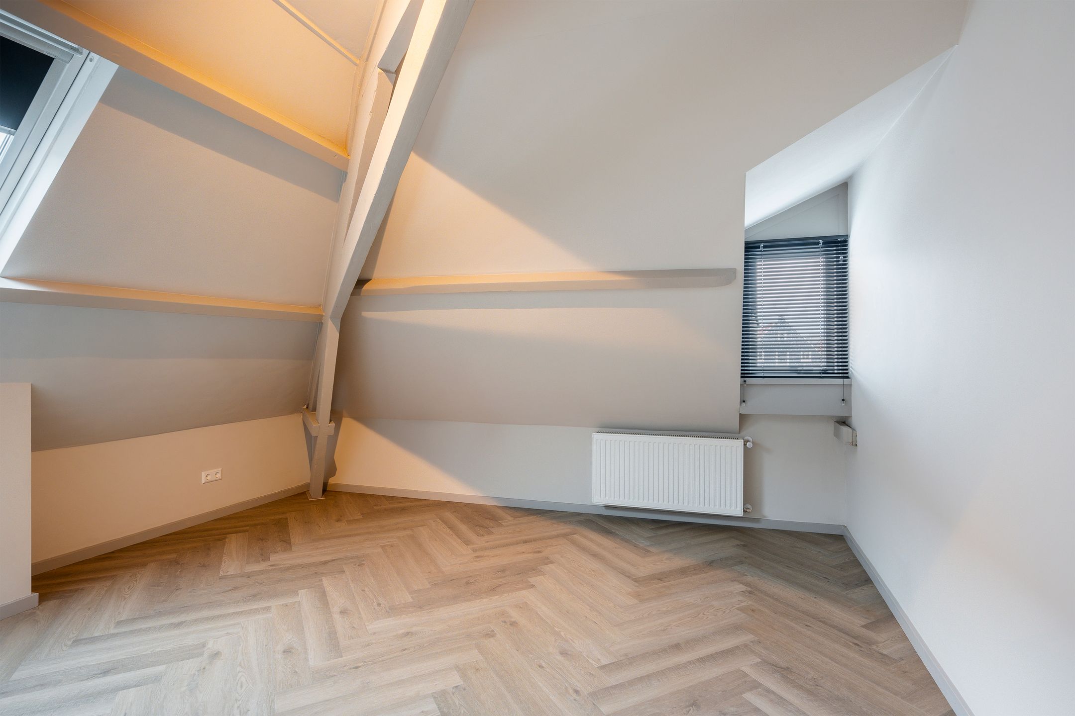 Fully Renovated 4-Bedroom Upper Apartment in Historic Maassluis Harbor Area — 36