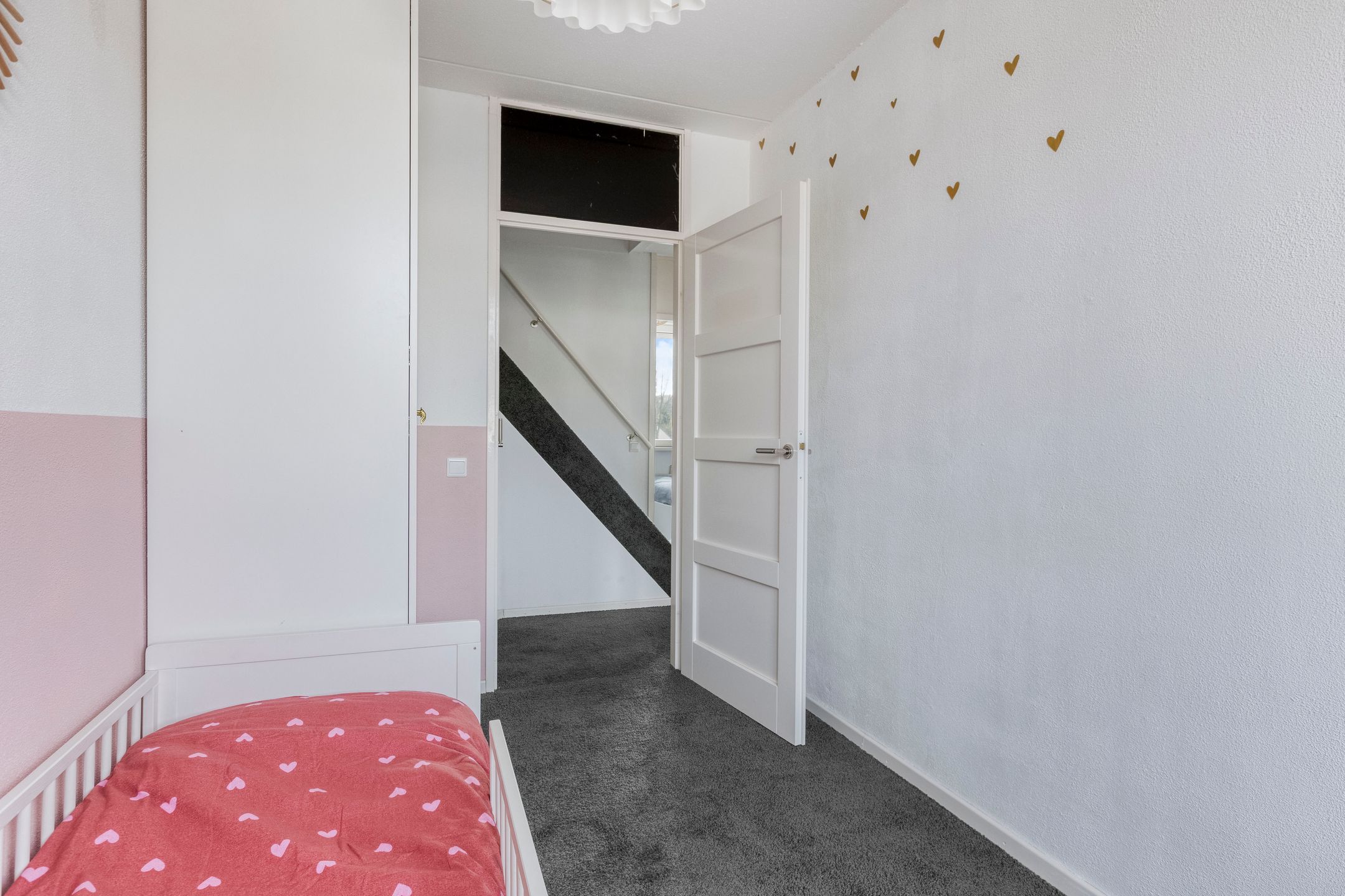 Move-in ready terraced house with luxury attic, covered terrace and waterfront location — 21