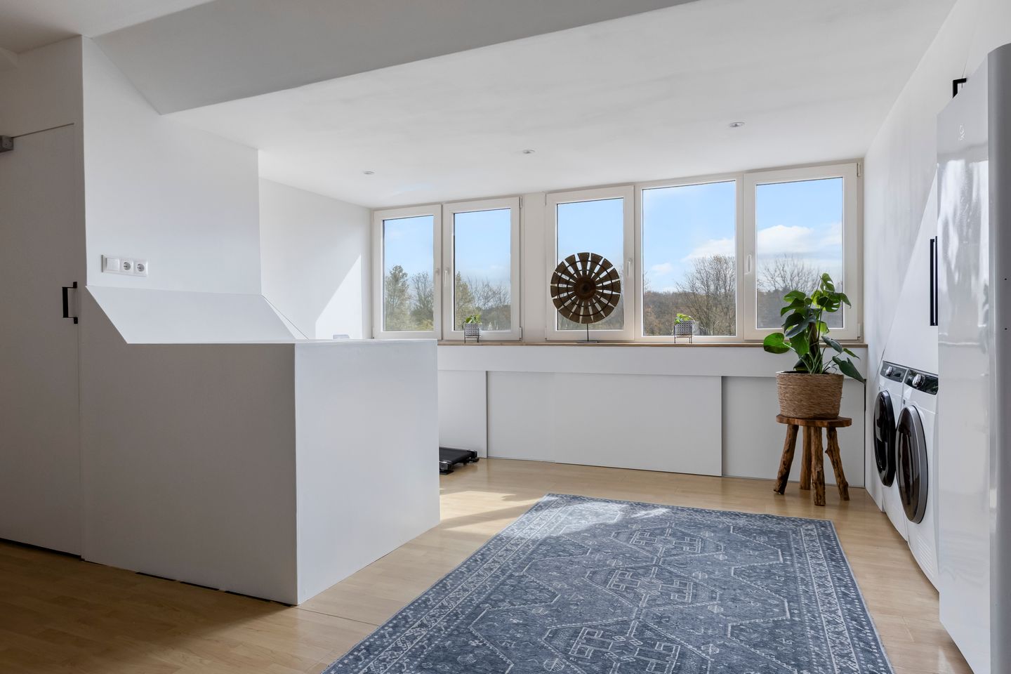 Move-in ready terraced house with luxury attic, covered terrace and waterfront location — 25