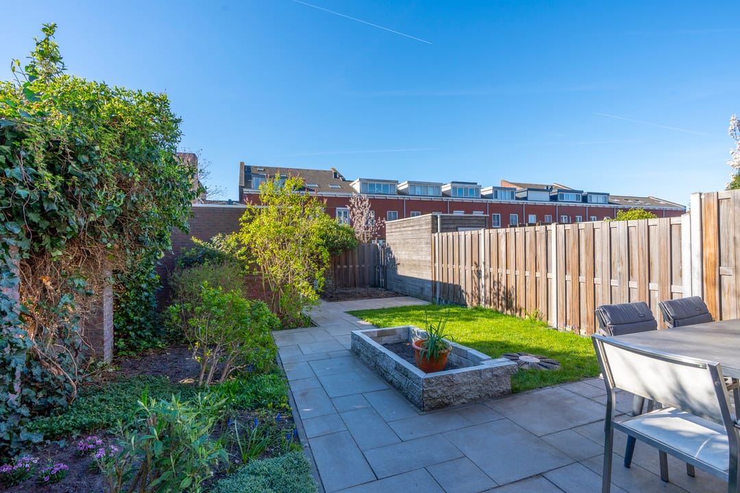 Spacious corner house with five bedrooms and A++ energy label in Leidsche Rijn — 23