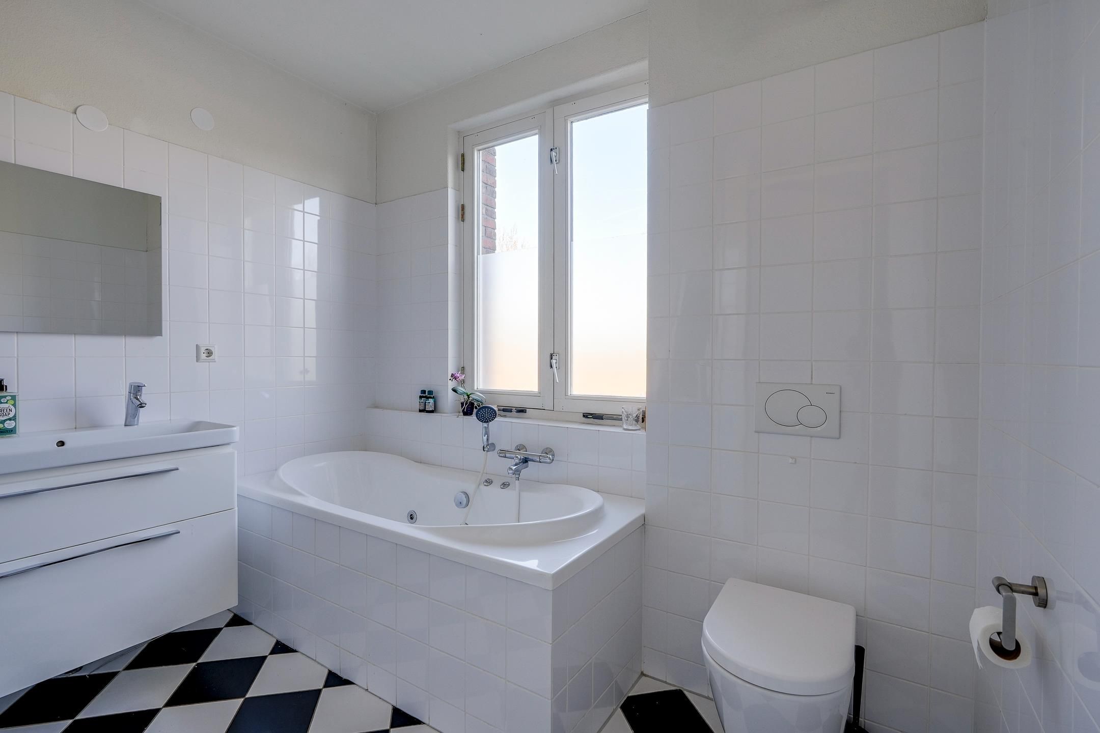 Spacious corner house with five bedrooms and A++ energy label in Leidsche Rijn — 36