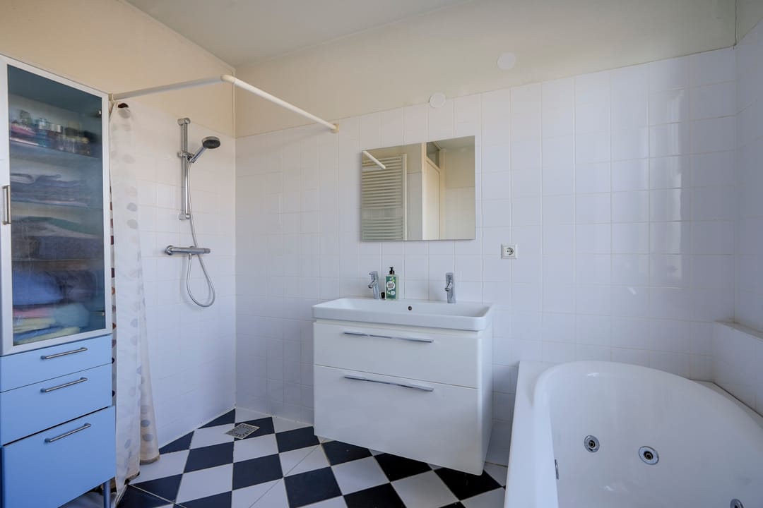 Spacious corner house with five bedrooms and A++ energy label in Leidsche Rijn — 37
