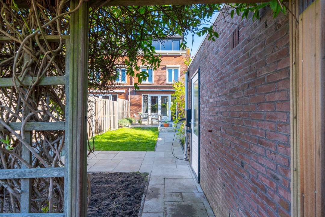 Spacious corner house with five bedrooms and A++ energy label in Leidsche Rijn — 26