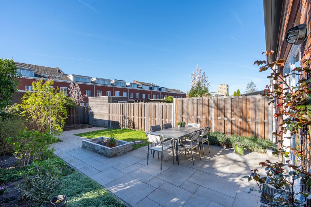 Spacious corner house with five bedrooms and A++ energy label in Leidsche Rijn — 22
