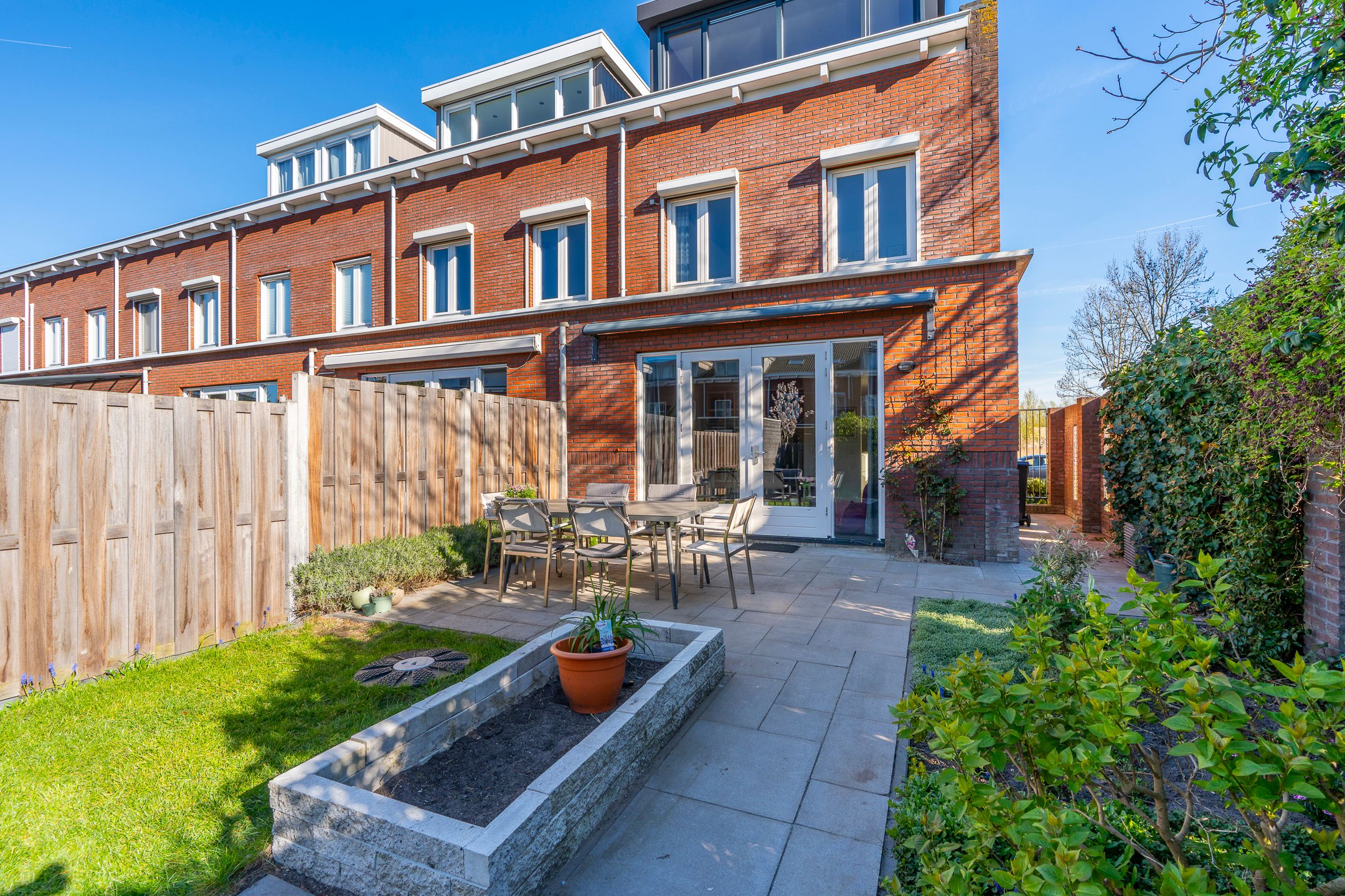 Spacious corner house with five bedrooms and A++ energy label in Leidsche Rijn — 27