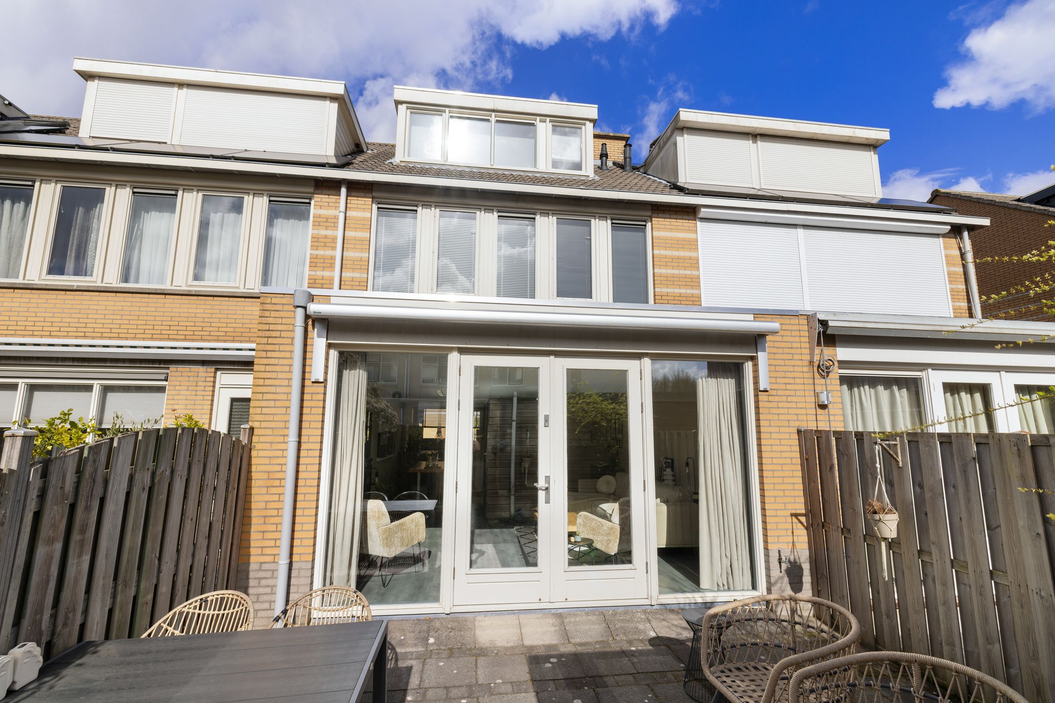 Spacious Family Home with Four Bedrooms in Quiet Diemen-Noord — 18