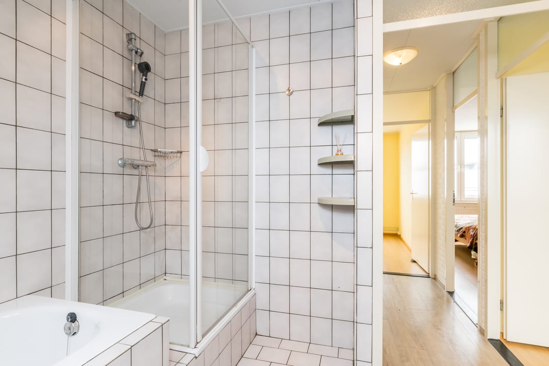 Energy-efficient corner house with 3 to 4 bedrooms, garage and west-facing garden near forest — 23