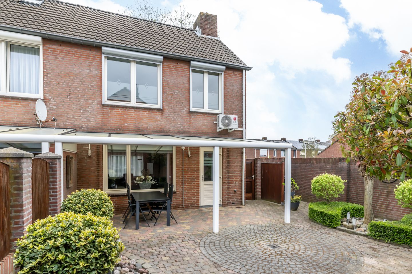 Energy-efficient corner house with 3 to 4 bedrooms, garage and west-facing garden near forest — 29