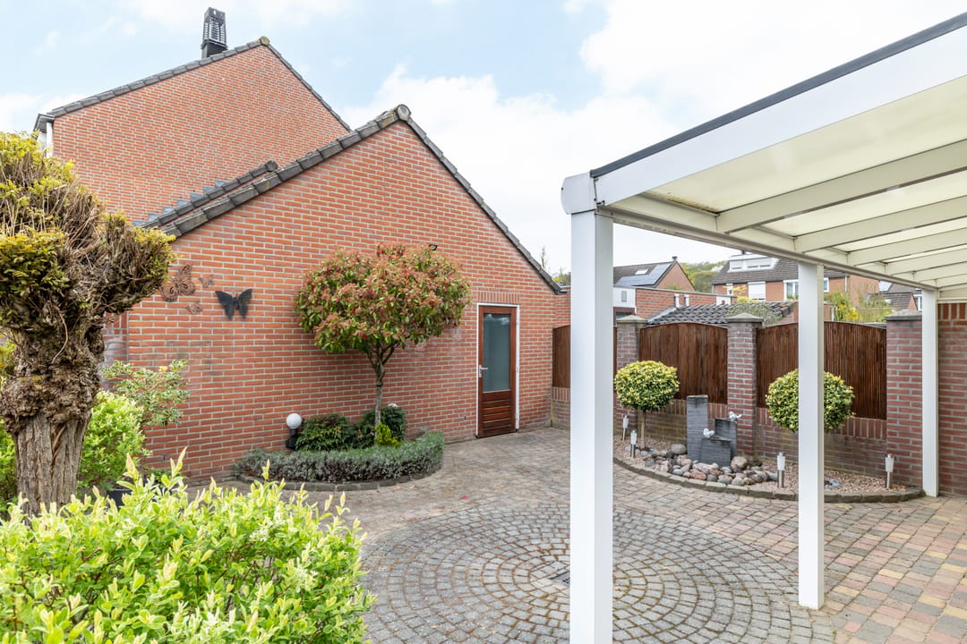 Energy-efficient corner house with 3 to 4 bedrooms, garage and west-facing garden near forest — 31