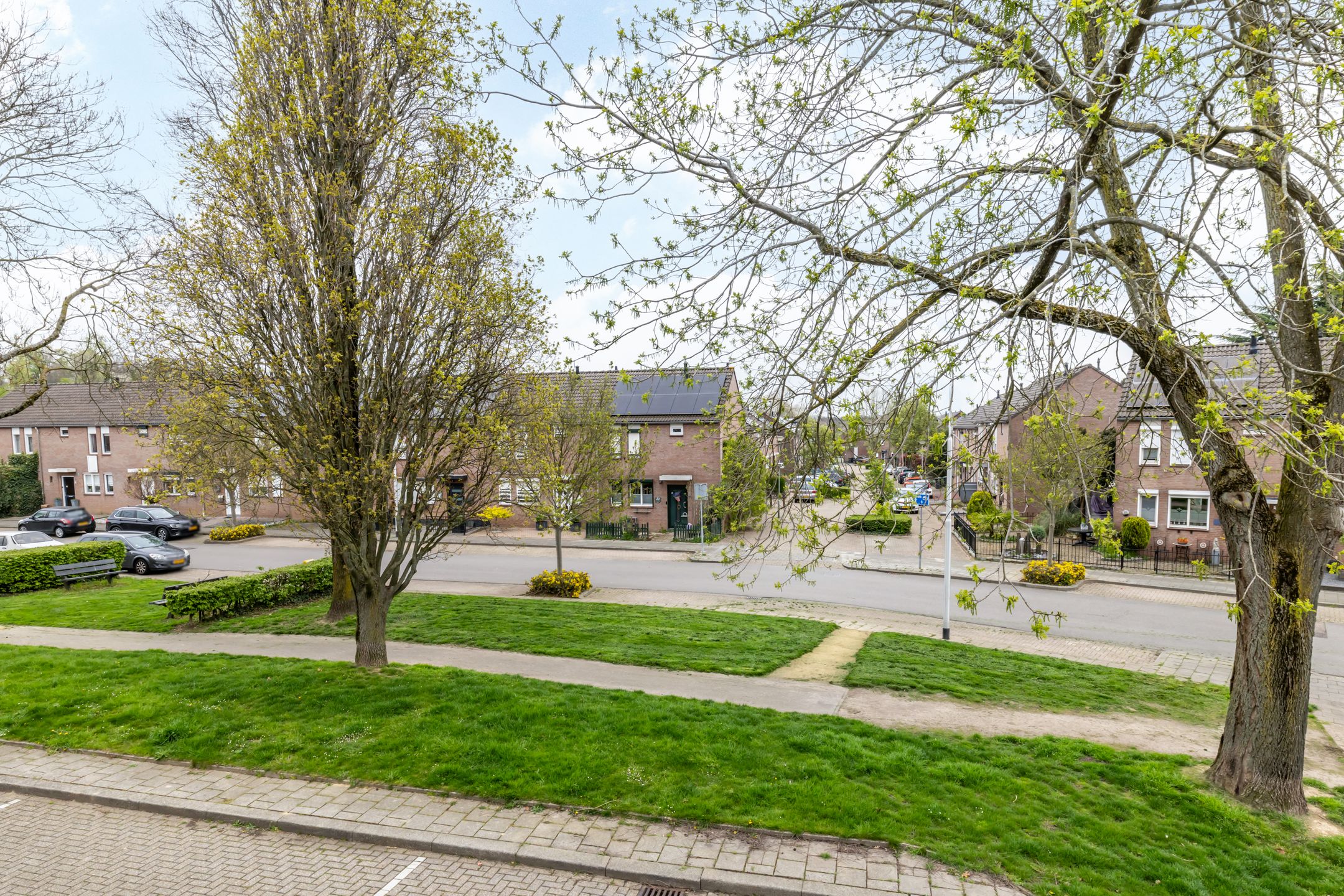 Energy-efficient corner house with 3 to 4 bedrooms, garage and west-facing garden near forest — 36