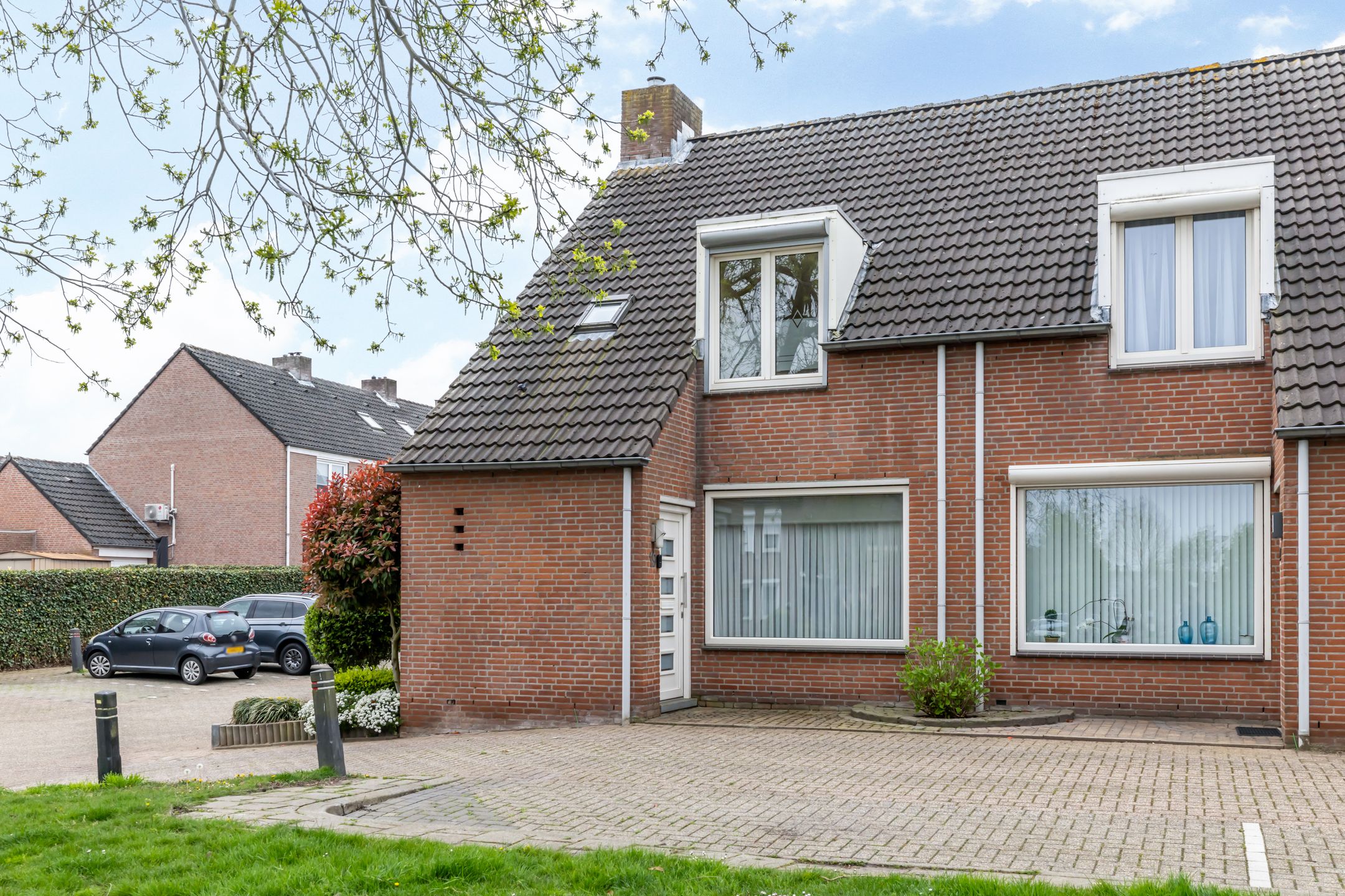 Energy-efficient corner house with 3 to 4 bedrooms, garage and west-facing garden near forest — 33