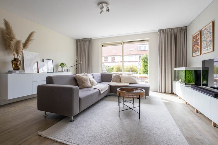 Photo 2 of Bosplaatstraat 28