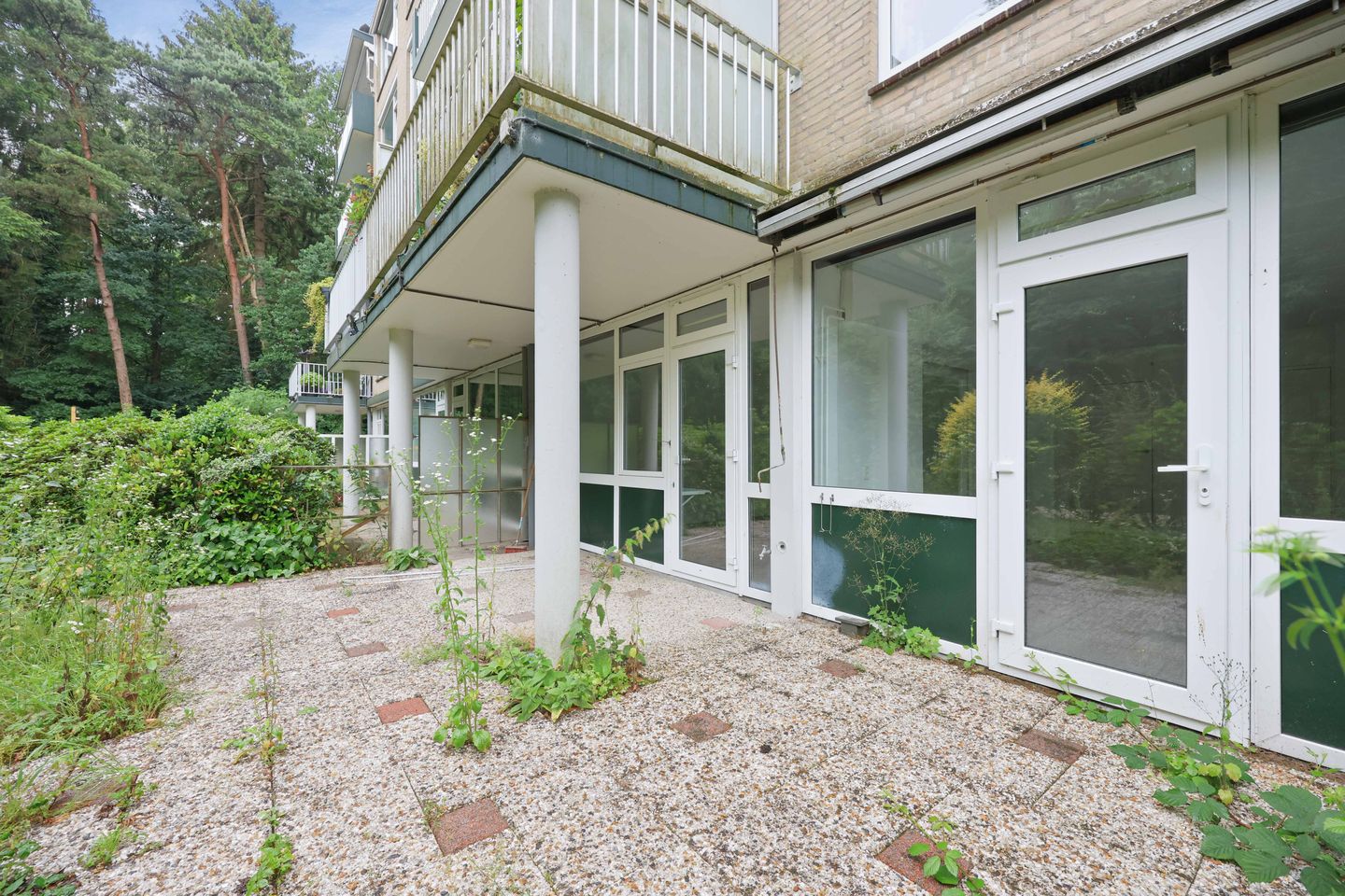 Spacious Ground Floor Apartment with Private Garden in Bilthoven Noord — 20