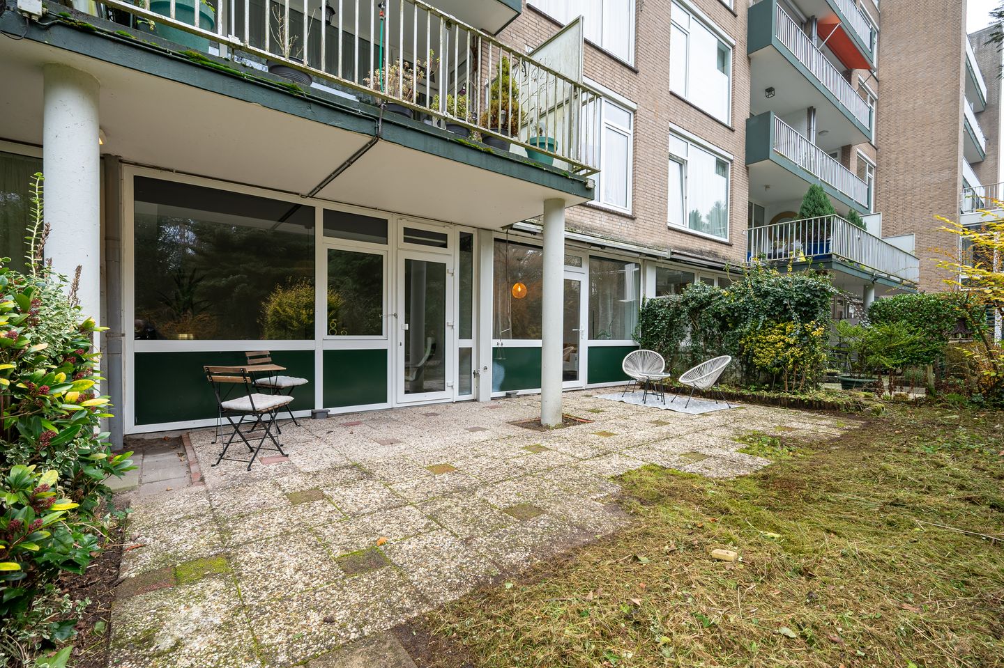 Spacious Ground Floor Apartment with Private Garden in Bilthoven Noord — 34