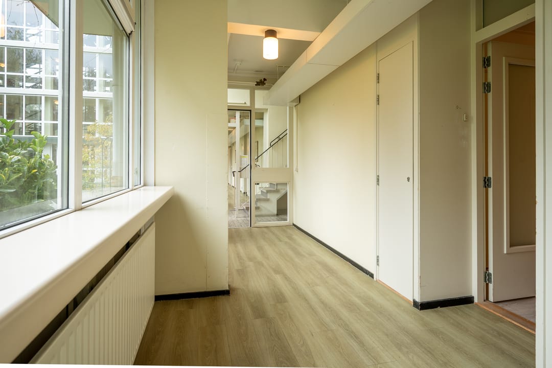 Spacious Ground Floor Apartment with Private Garden in Bilthoven Noord — 38