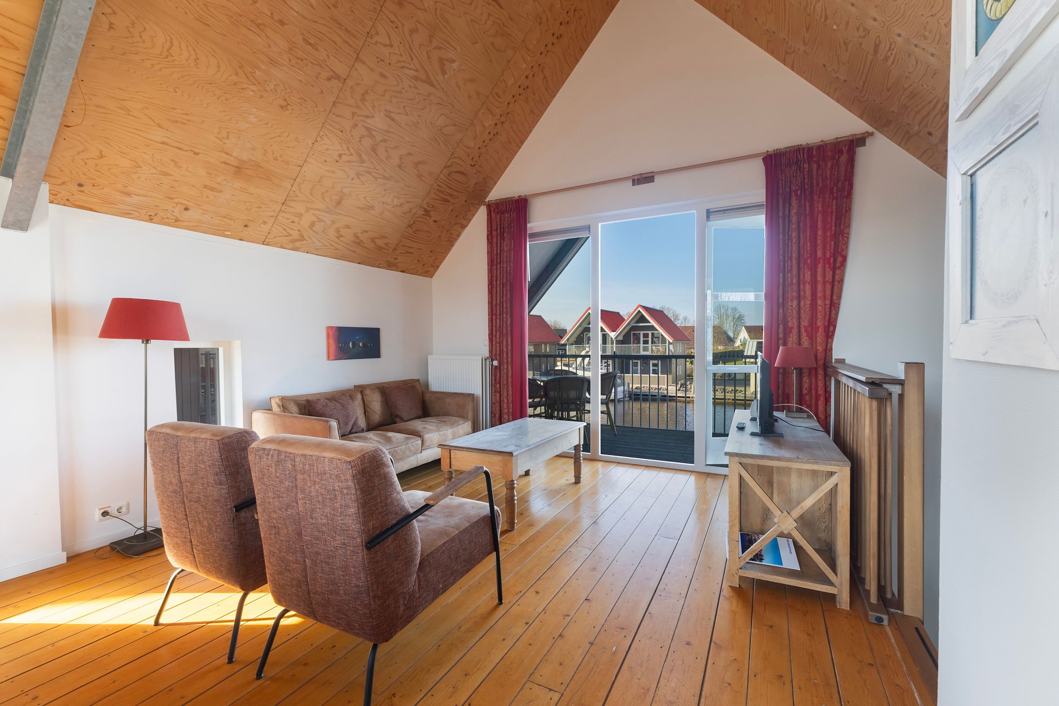 4-bedroom freehold villa in Terherne — photo 5 of 5