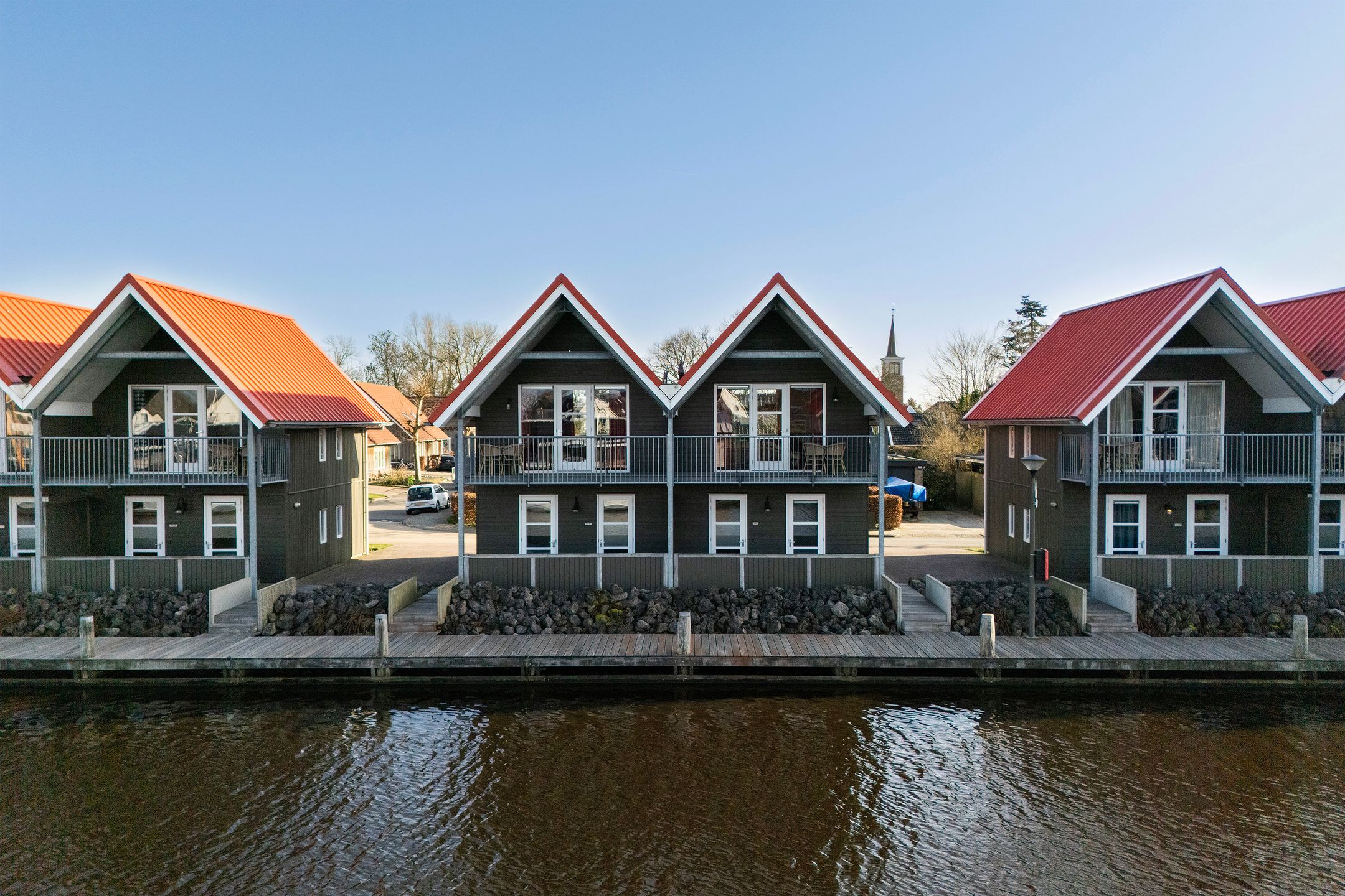 4-bedroom freehold villa in Terherne — photo 1 of 5