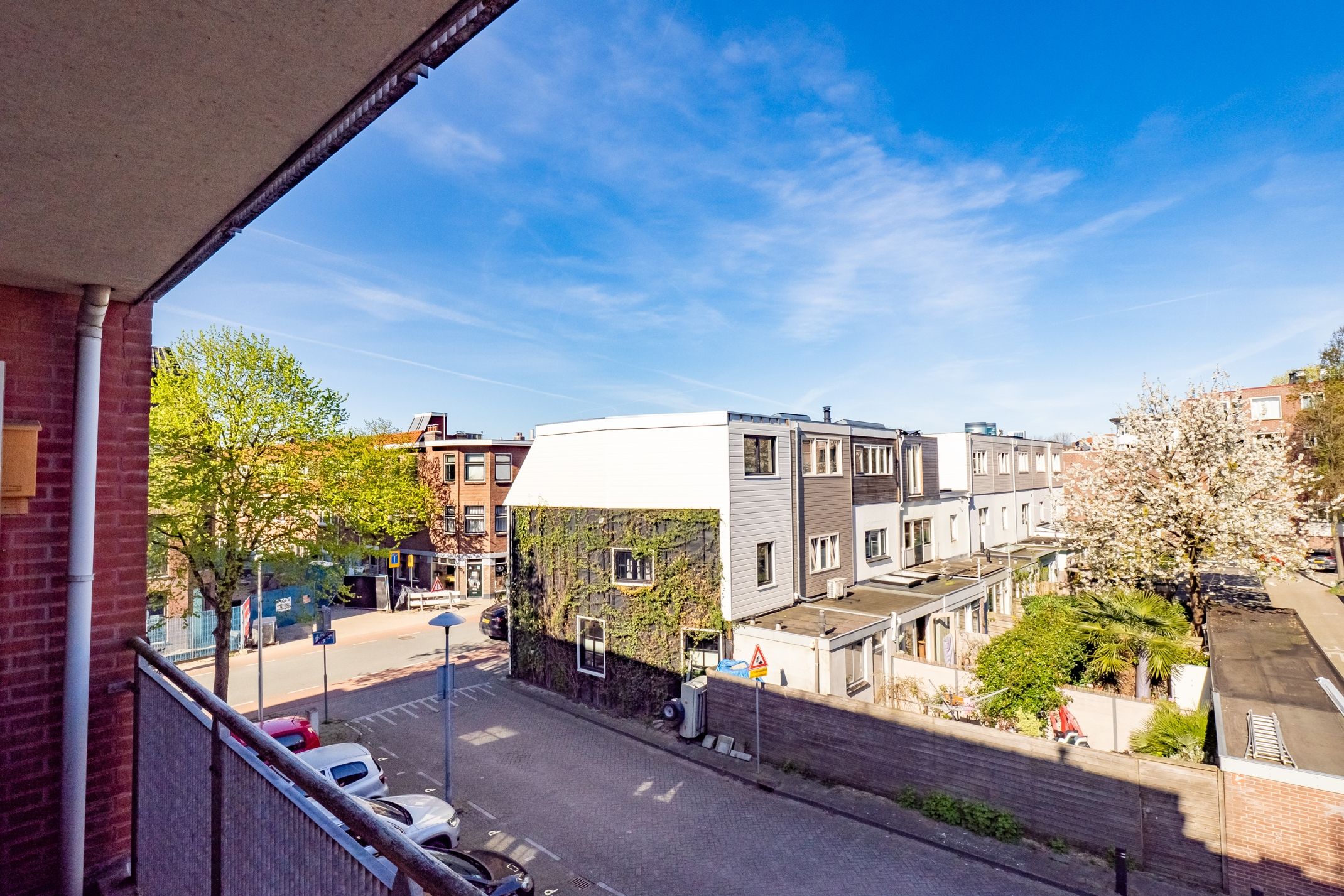 Light and modern apartment with 2 bedrooms and west-facing balcony near city center — 30